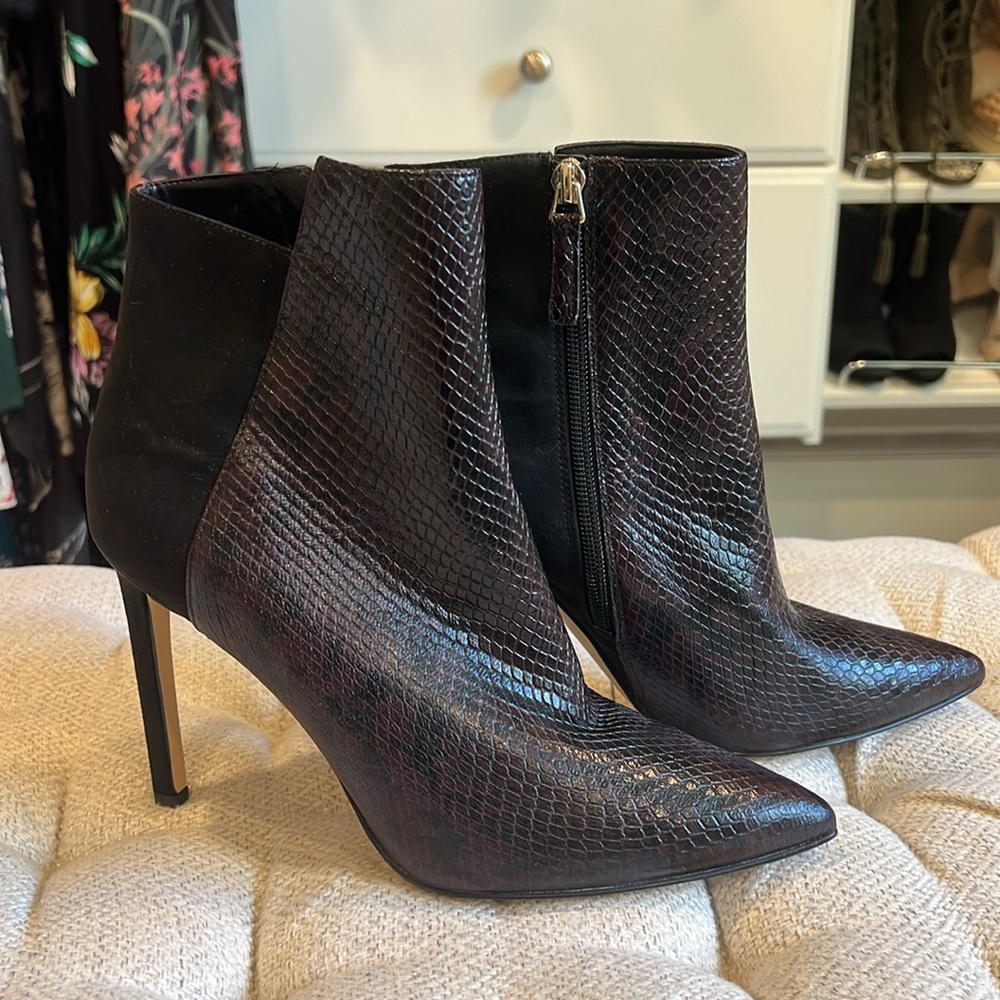 NWOT Nine West Zip-Up Anklet Pointed Toe Booties, size 8.5M - Picture 3 of 5